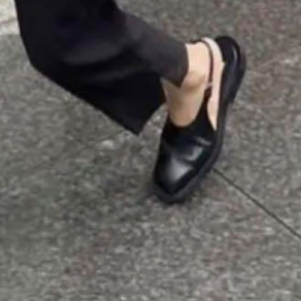 JIL SANDER
Slingback Leather Flat Sandals - Picture 12 of 12